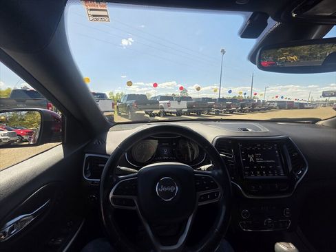 Used 2019 Jeep Cherokee High Altitude AWD/4WD image 12