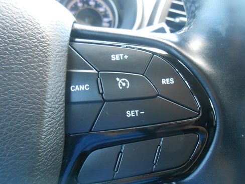 Used 2020 Jeep Cherokee Latitude Plus AWD/4WD image 16