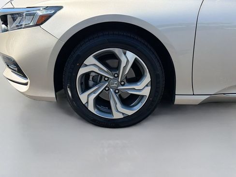 Used 2018 Honda Accord EX image 31