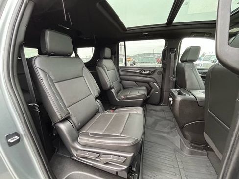 Used 2023 GMC Yukon XL Denali AWD/4WD image 49