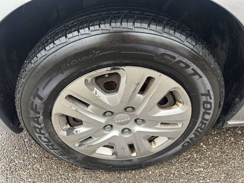 Used 2019 Dodge Grand Caravan SE FWD image 32