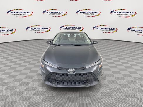 Used 2020 Toyota Corolla LE image 3