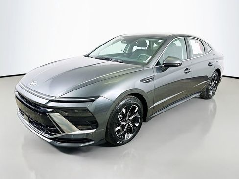 Used 2025 Hyundai Sonata SEL image 3