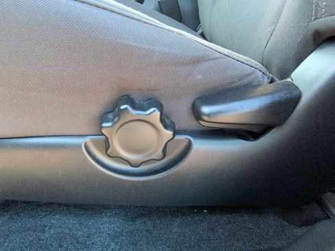 Used 2019 Toyota Tacoma TRD Sport image 17