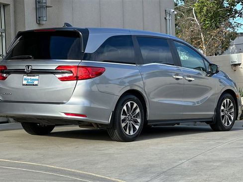 Certified 2023 Honda Odyssey EX-L image 8