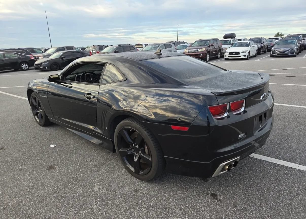 Used 2011 Chevrolet Camaro SS RWD image 4