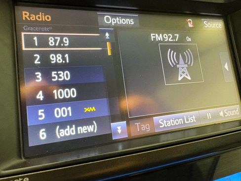 Used 2015 Toyota RAV4 Limited w/ Technology Package image 27