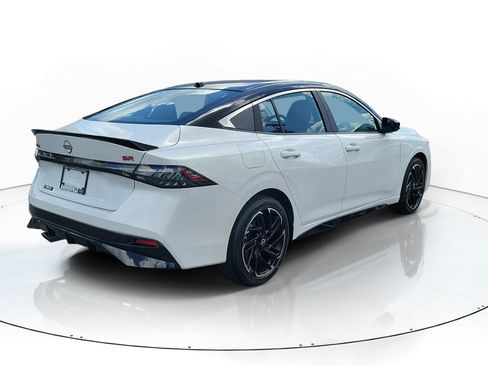 New 2026 Nissan Sentra SR w/ Floor Mat Package FWD image 2