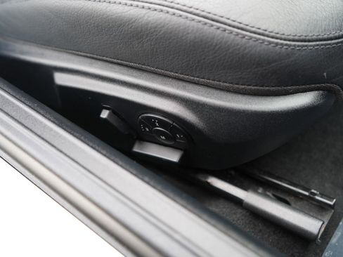 Used 2009 Mercedes-Benz SLK 300 2dr Roadster 3.0L w/ Premium I Pkg image 51