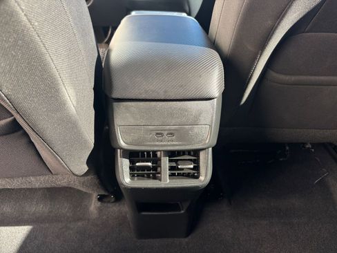 Used 2025 Chevrolet Equinox LT image 24