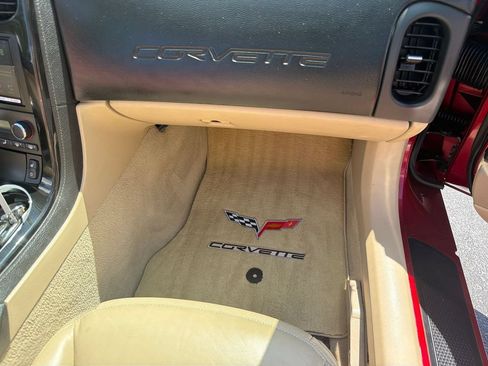 Used 2006 Chevrolet Corvette Convertible w/ Preferred Equipment Group RWD image 24
