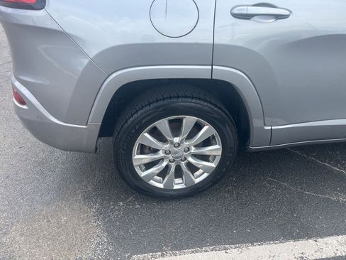 Used 2016 Jeep Cherokee Overland w/ Technology Group FWD image 5