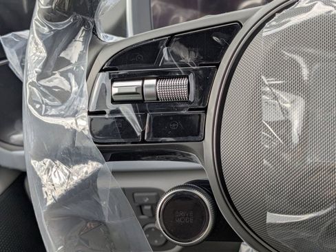 New 2025 Hyundai Ioniq 6 Limited image 15