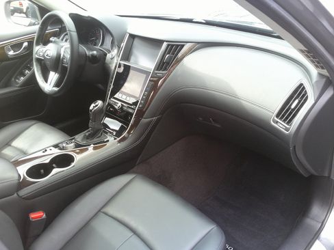 Used 2019 INFINITI Q50 Luxe w/ Essential Package (3.0T Luxe) AWD/4WD image 27