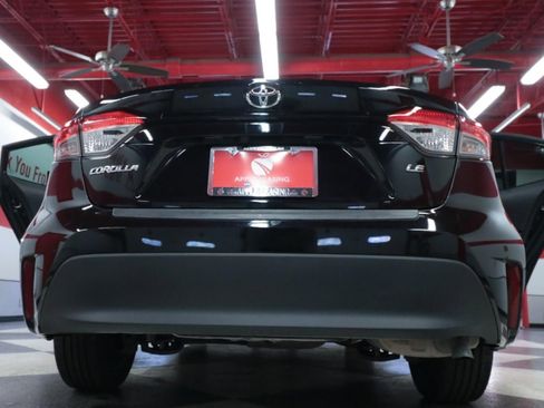 Used 2023 Toyota Corolla LE image 24