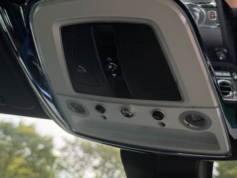 Used 2016 Rolls-Royce Wraith RWD image 55