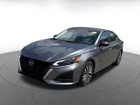 Used 2025 Nissan Altima 2.5 SV image 7