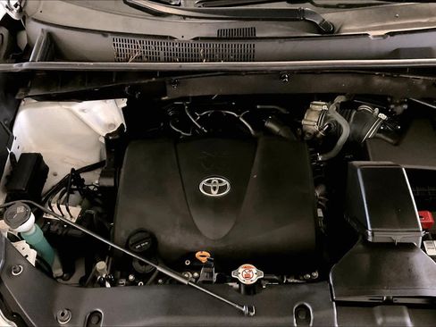 Used 2019 Toyota Highlander XLE FWD image 28