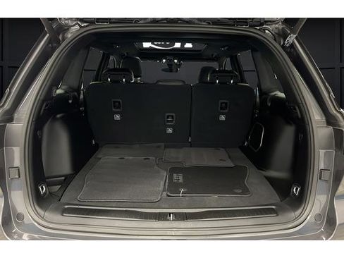 Used 2024 Jeep Grand Cherokee Limited w/ Luxury Tech Group II image 39