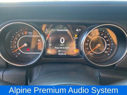 Used 2019 Jeep Wrangler Unlimited Sahara image 9