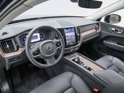 Certified 2024 Volvo XC60 B5 Plus w/ Protection Package Premier image 12