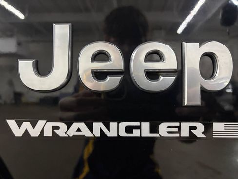 Used 2024 Jeep Wrangler Unlimited Sahara w/ Technology Group AWD/4WD image 28