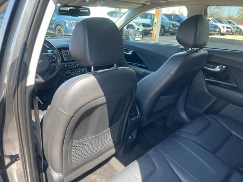 Used 2018 Kia Niro EX w/ EX Premium Package image 9