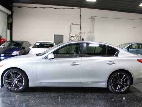 Used 2015 INFINITI Q50 Premium w/ Navigation Package RWD image 5