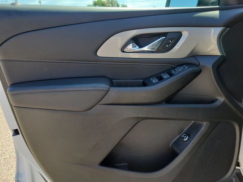 Used 2023 Chevrolet Traverse LT w/ LPO, Floor Liner Package FWD image 18