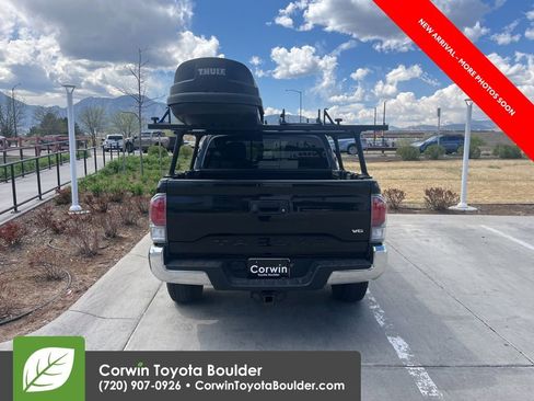 Used 2022 Toyota Tacoma TRD Off-Road image 6