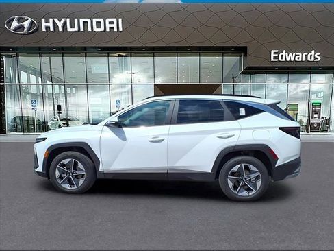 New 2025 Hyundai Tucson SEL image 3