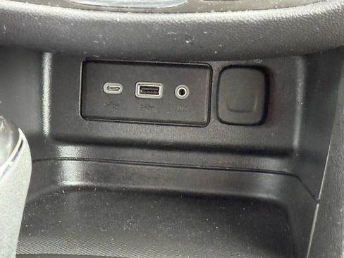 Used 2021 Chevrolet Equinox LT FWD image 24