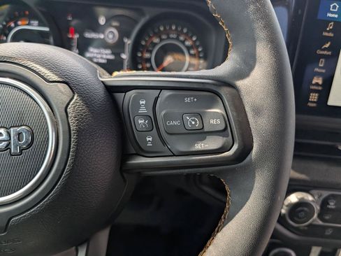 Used 2024 Jeep Wrangler Sport AWD/4WD image 15