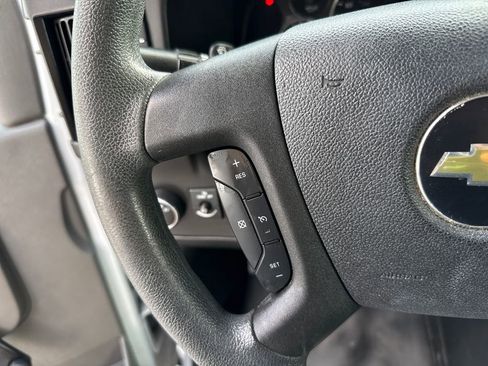 Used 2017 Chevrolet Express 3500 Work Van image 15