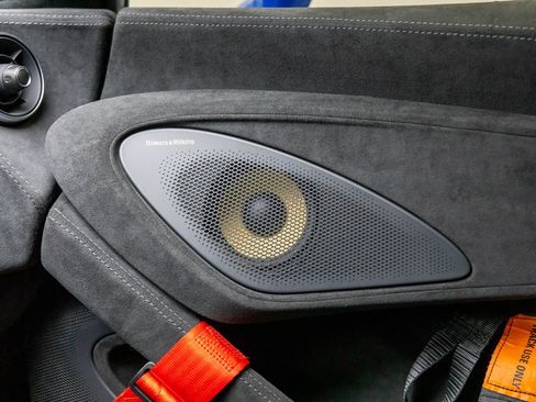 Used 2020 McLaren 620R image 36