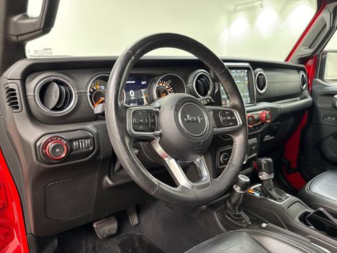 Used 2018 Jeep Wrangler Unlimited Sahara AWD/4WD image 13