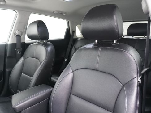 Used 2022 Kia Niro Touring Special Edition FWD image 11