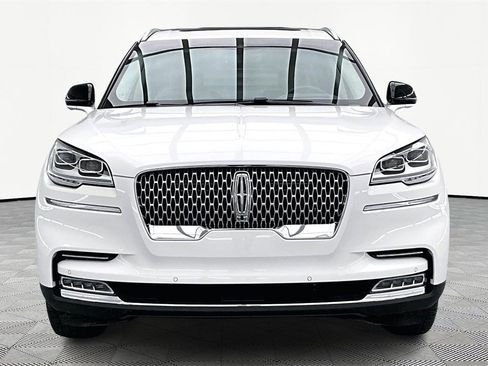 Used 2023 Lincoln Aviator Reserve w/ Equipment Group 201A image 3