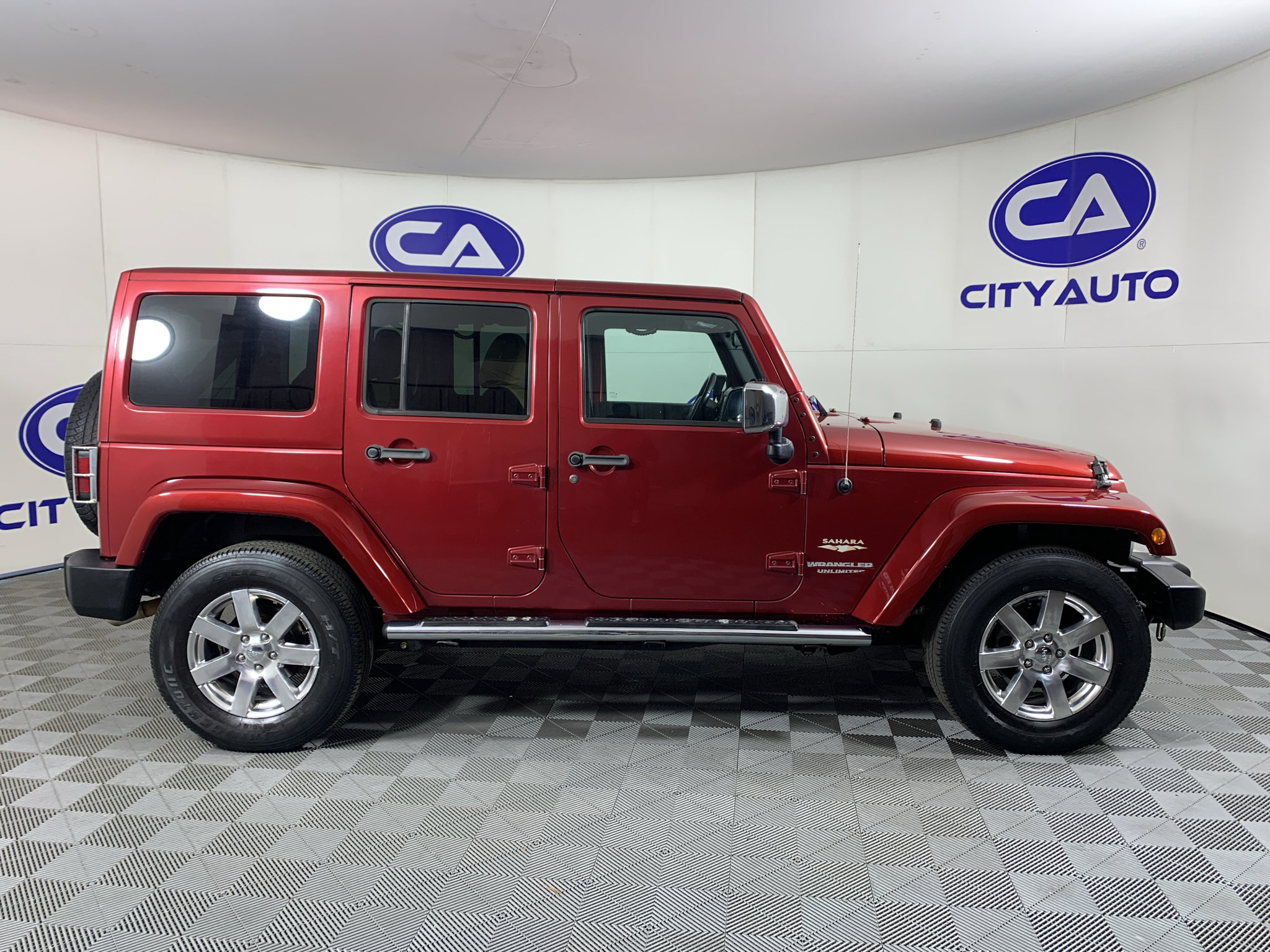 Used 2012 Jeep Wrangler Unlimited Sahara w/ Mopar Chrome Edition Group AWD/4WD image 2