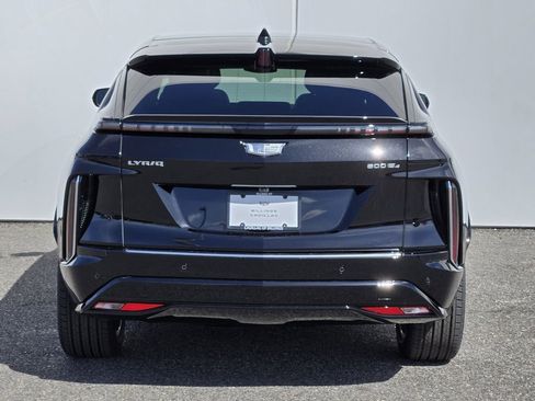 New 2026 Cadillac Lyriq Luxury AWD/4WD image 36