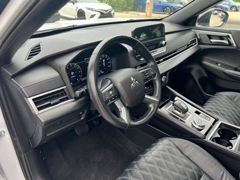 Used 2023 Mitsubishi Outlander SEL AWD/4WD image 6