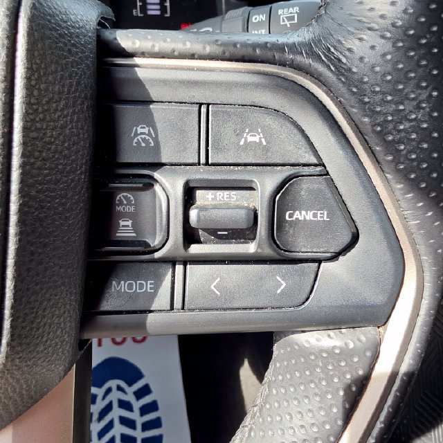 Used 2025 Toyota 4Runner SR5 AWD/4WD image 25