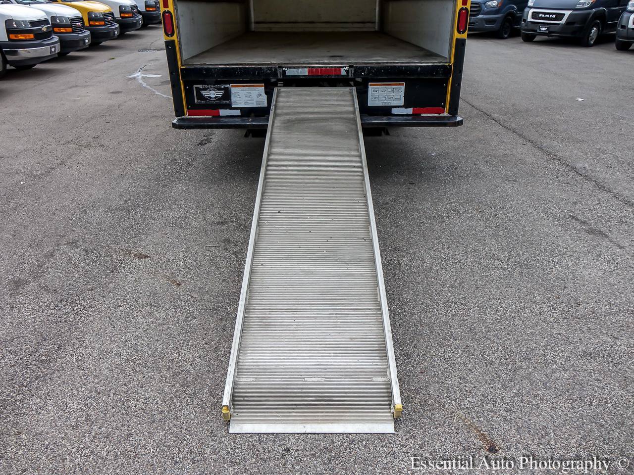 Used 2021 GMC Savana 3500 Extended w/ Power Convenience Package RWD image 16
