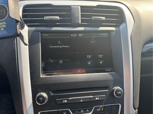 Used 2016 Ford Fusion SE FWD image 9