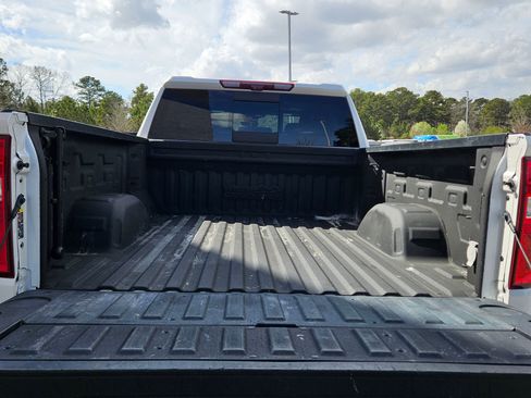 Used 2022 Chevrolet Silverado 1500 High Country w/ High Country Premium Package image 29