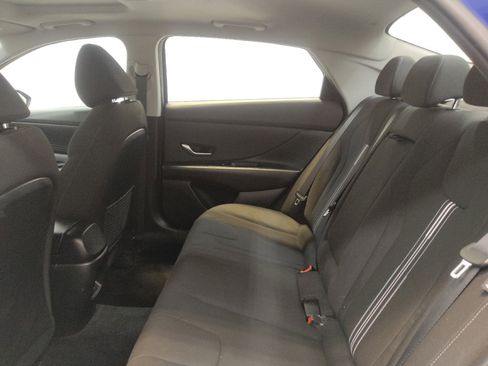Used 2025 Hyundai Elantra SEL FWD image 18