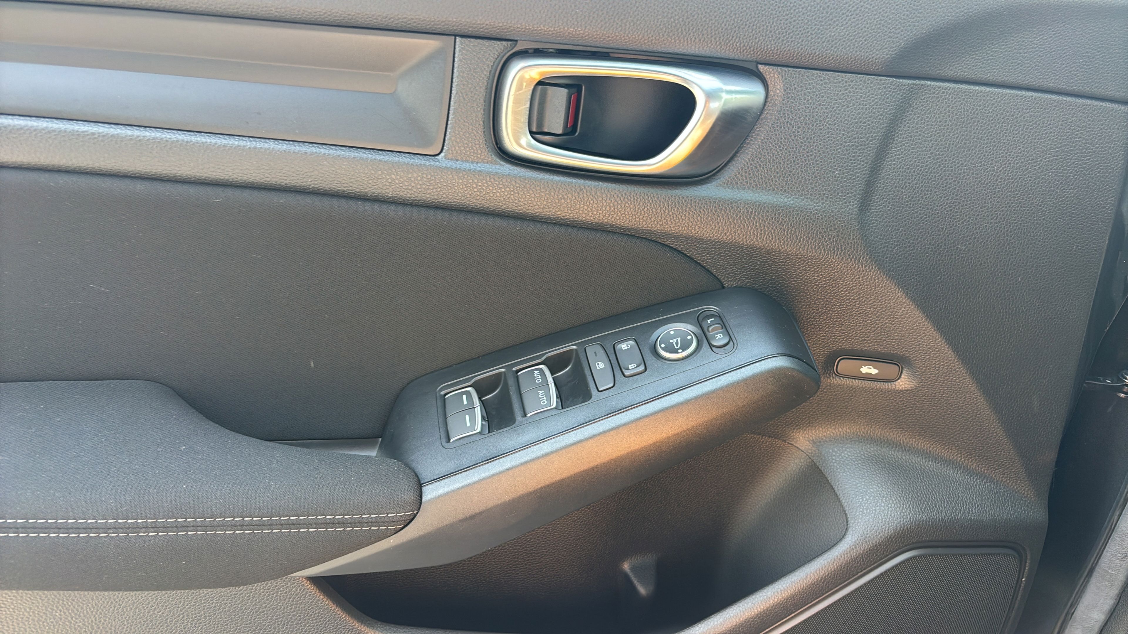 Certified 2025 Honda Civic Sport image 17