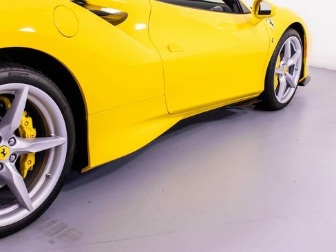 Certified 2022 Ferrari F8 Tributo image 20