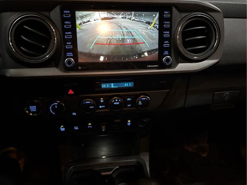 Used 2023 Toyota Tacoma TRD Off-Road image 10