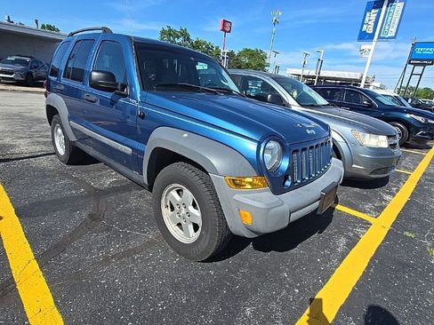 Used 2006 Jeep Liberty Sport AWD/4WD image 2